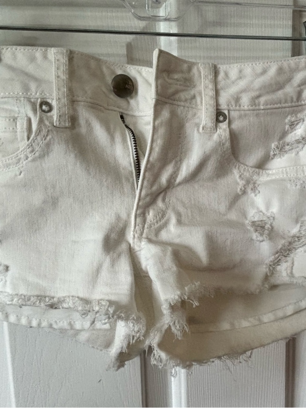 American Eagle White Distressed Women’s Denim Shorts